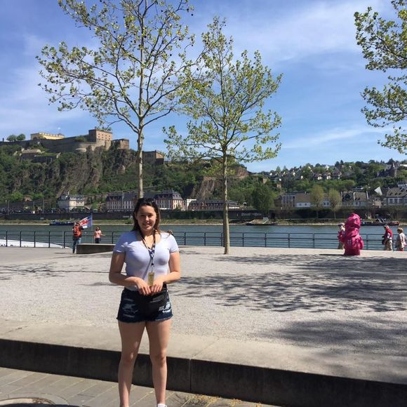 Meet your Posher, Sienna - Picture 1 of 1